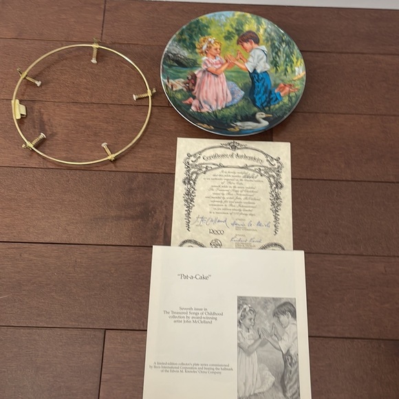 The Bradford Exchange Pat a Cake Collector Plate - Picture 6 of 6